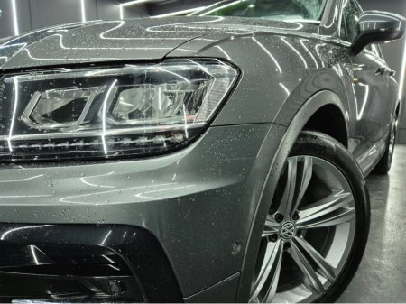 2020 Volkswagen Tiguan - view 2