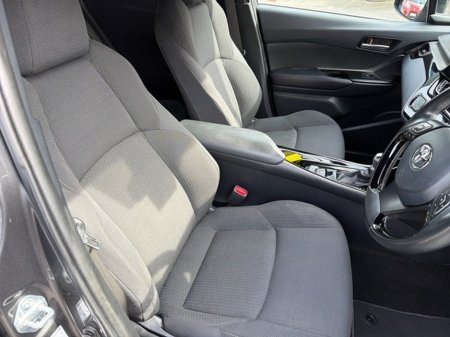 2019 Toyota C-HR - thumbnail 12