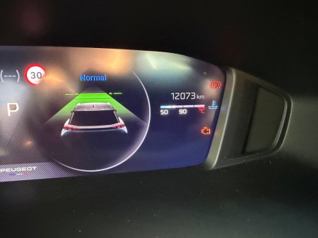 2025 Peugeot 2008 - thumbnail 10