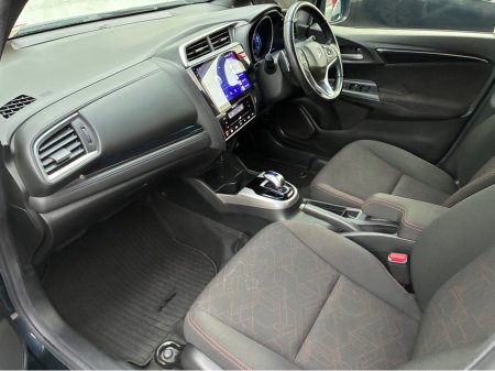 2016 Honda Fit DAA-GP5 €12,750 thumbnail