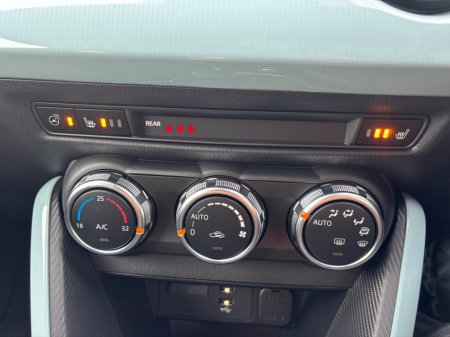 2025 Mazda Mazda2 - thumbnail 12