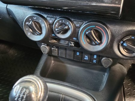 2024 Toyota Hilux - thumbnail 10