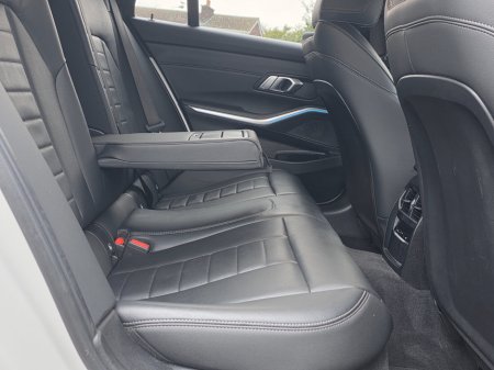 2021 BMW 3 Series - thumbnail 19