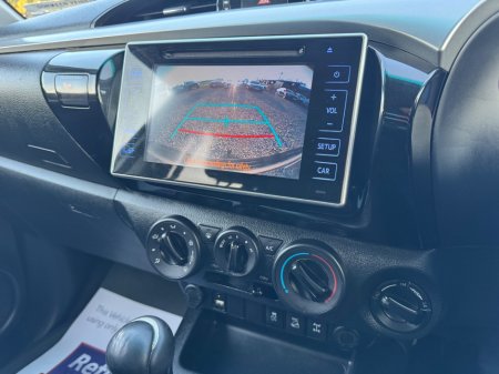 2017 Toyota Hilux - thumbnail 16