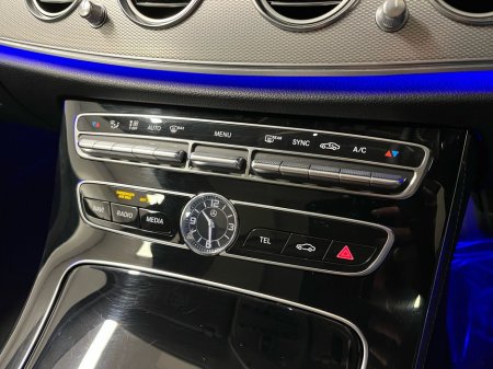 2017 Mercedes-Benz E Class 220d Avantgarde - 17 Inch Alloys - Reversing Camera - Panoramic Sunroof - Ambient Lighting - Sat Nav - Climate Control - Electric Heated Memory Seats - Keyless Start - Auto Lights/Wipers thumbnail