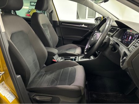 2019 Volkswagen Golf VOLKSWAGEN GOLF TSI DSG*PRO NAV WIDE SCREEN*DYNAMIC LIGHT ASSIST*BLIND SPOT ASSIST*KEYLESS ENTRY & START*DIGITAL DASH*ADAPTIVE CRUISE CONTROL & MORE*FINANCE AVAILABLE TRADE INS WELCOME* €21,950 thumbnail