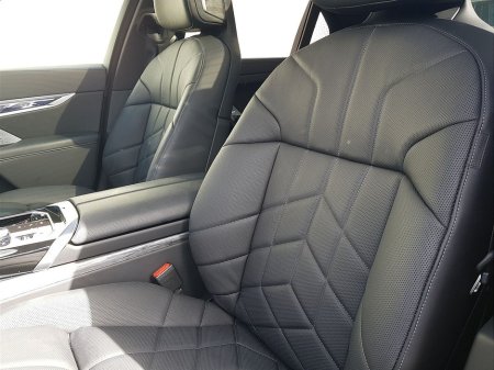 2025 BMW 7 Series - thumbnail 7