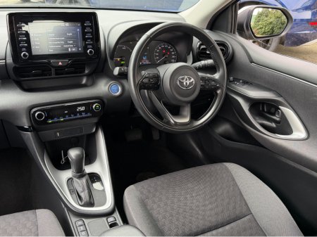 2023 Toyota Yaris - thumbnail 25