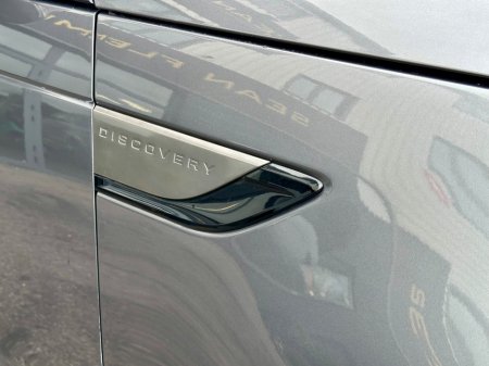 2019 Land Rover Discovery - thumbnail 19