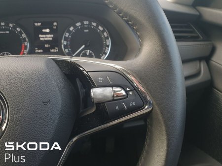 2024 Skoda Octavia Ambition 2.0TDi 150HP - Tiny Mileage 2 Year Warranty €33,995 thumbnail