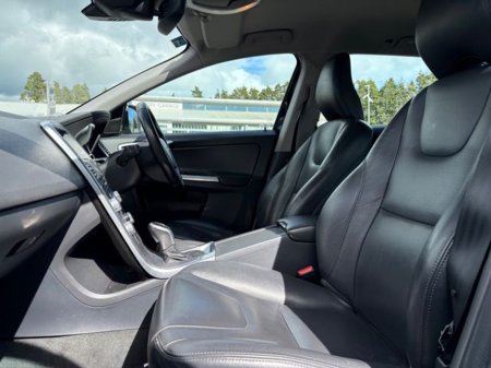 2016 Volvo XC60 - thumbnail 22