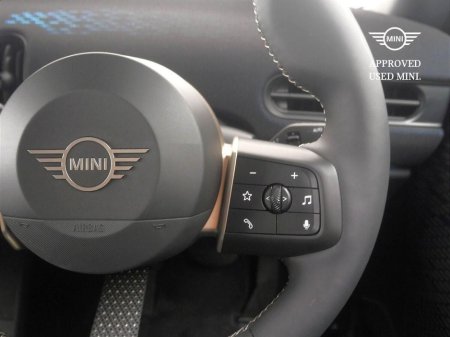 2025 MINI Hatch Cooper C €44,900 thumbnail