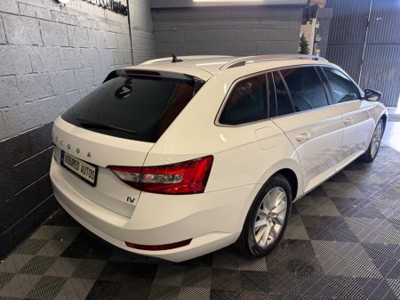 2022 Skoda Superb SUPERB C AMB 1.4TSI 218HP iV DSG €25,900 thumbnail