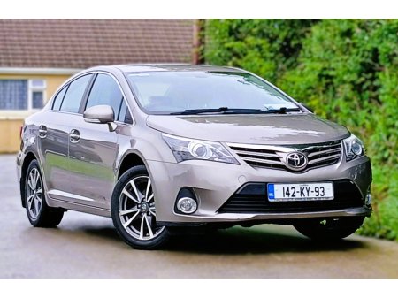 2014 Toyota Avensis 2.0 D-4D LUNA 4 4DR