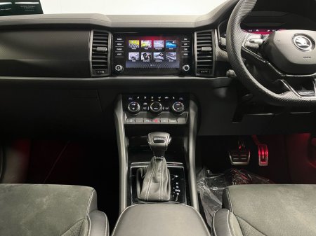 2023 Skoda Kodiaq Sportline 7 Seat DSG 2.0TDI 150BHP - Reversing Camera - Panoramic Sunroof - Climate Control - Heated Seats - Keyless Start - Apple CarPlay/Android Auto €51,950 thumbnail