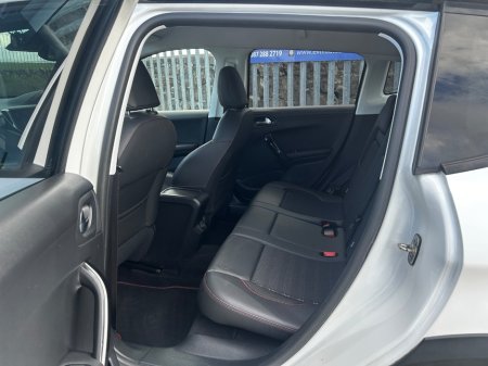 2018 Peugeot 2008 - thumbnail 13