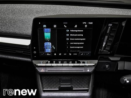 2023 Renault Megane E-Tech EV60 220hp Techno €25,490 thumbnail