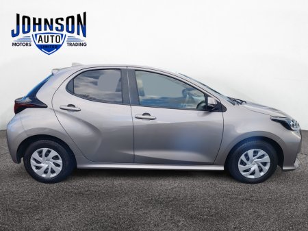 2020 Toyota Yaris - photo 2