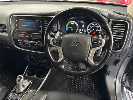 2018 Mitsubishi Outlander - thumbnail 14