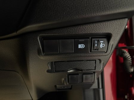 2024 Toyota Corolla Cross LUNA 1.8 HYBRID AUTO €33,750 thumbnail