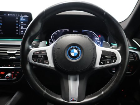 2022 BMW 5 Series - thumbnail 11