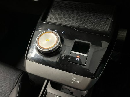 2023 MG 4 Trophy 64kWh Long Range 203PS - Reversing Camera - Sat Nav - Climate Control - Heated Seats - Keyless Start - Apple CarPlay/Android Auto €21,650 thumbnail