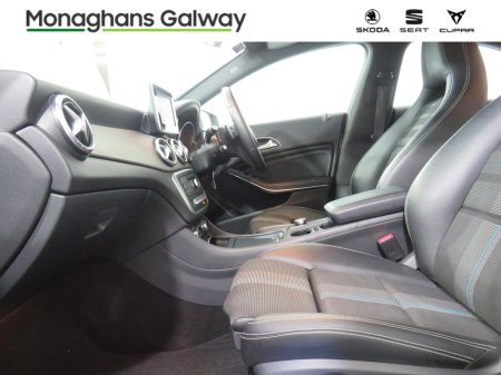 2018 Mercedes-Benz CL Class 200 D SPORT 4DR thumbnail