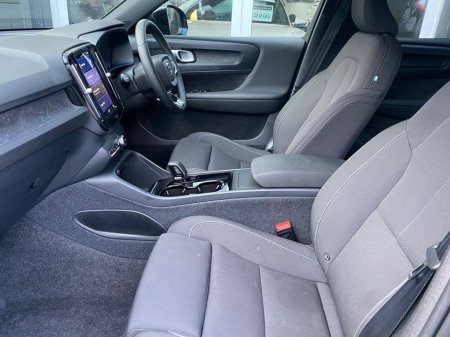 2023 Volvo XC40 Core Recharge Auto EV €31,900 thumbnail