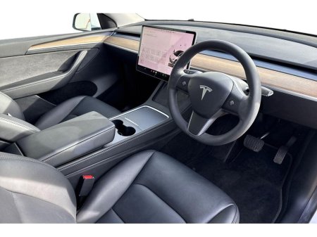 2024 Tesla Model Y - thumbnail 5