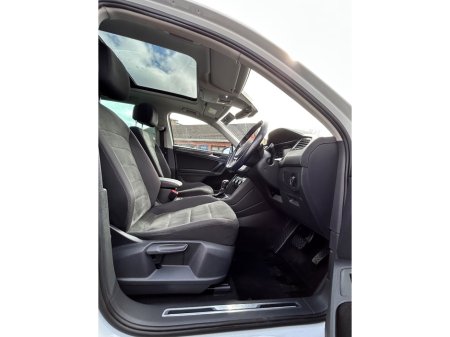 2017 Volkswagen Tiguan - thumbnail 11