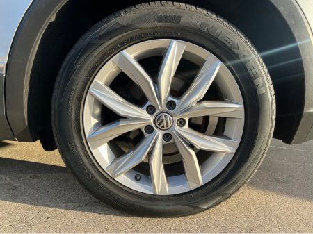 2018 Volkswagen Tiguan 2018 HIGHLINE 2.0 TDI 150HP  AUTOMATIC D7F 5DR €19,950 thumbnail
