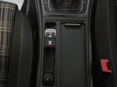 2016 Volkswagen Golf GTD 2.0 TDI 184 PS €14,995 thumbnail