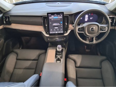 2025 Volvo XC90 T8 PHEV AWD AUTO PLUS - New Model - 7 Seats - Pan Roof - Black Leather - thumbnail