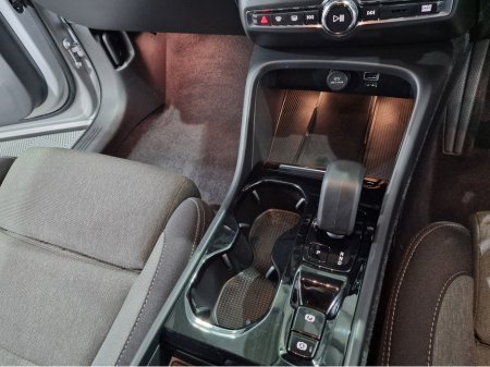 2022 Volvo XC40 T4 RECHARGE PLUS DARK AUTOMATIC **ONE OWNER / APPLE CARPLAY / BLIND SPOT ASSIST / CRUISE CONTROL / ELECTRIC BOOTLID / HEATED FRONT & REAR SEATS / REVERSE CAMERA / SAT NAV / WIRELESS PHONE CHARGING** €33,900 thumbnail