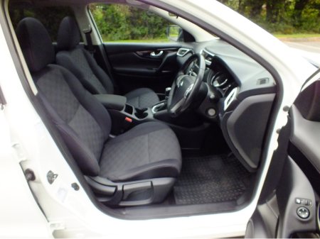 2016 Nissan Qashqai 1.5 SV MY16 E6 4DR €9,500