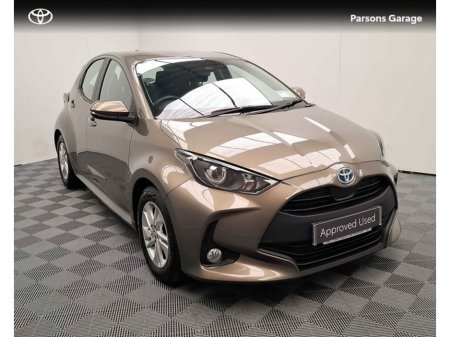 2024 Toyota Yaris YARIS 1.5 HYBRID LUNA €24,995 thumbnail