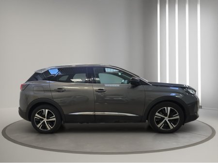 2023 Peugeot 3008 PEUGEOT 3008 PHEV €32,950