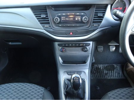 2016 Opel Astra E 1.6 CDTI 110PS 5 DOOR KEY 137 €6,950 thumbnail