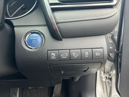 2019 Toyota Camry - thumbnail 14