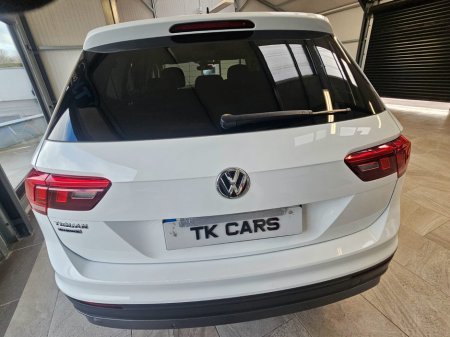 2021 Volkswagen Tiguan 2.0 TDI 150HP Comfortline DSG €34,950 thumbnail