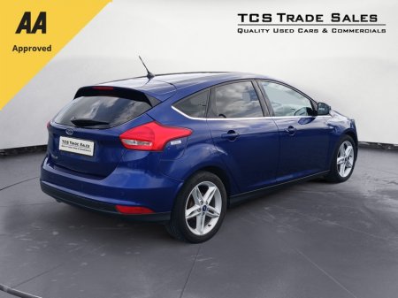 2018 Ford Focus - view 3