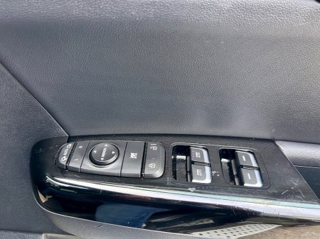 2020 Kia Sportage - thumbnail 17