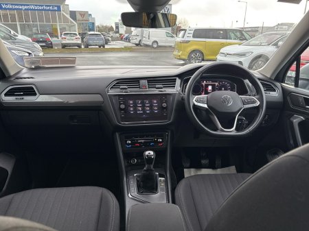 2023 Volkswagen Tiguan Allspace 2.0 TDI 122HP Life €31,975 thumbnail