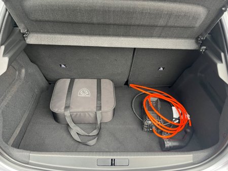 2023 Peugeot 208 - thumbnail 6