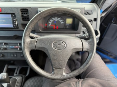 2019 Daihatsu Fourtrak - thumbnail 21