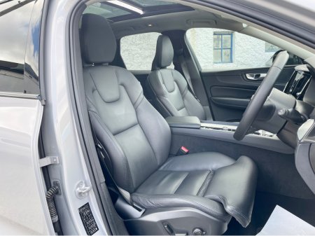 2023 Volvo XC60 - thumbnail 16