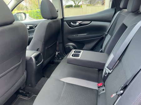 2018 Nissan Qashqai 1.2 PET SV CVT €15,950 thumbnail