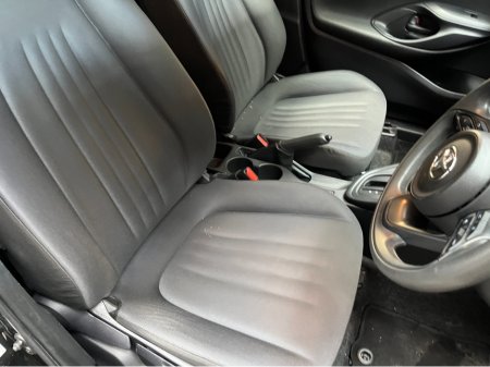 2021 Toyota Yaris - thumbnail 9