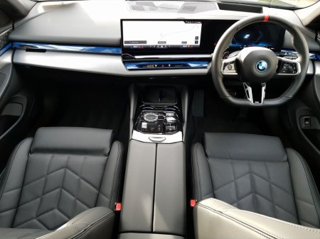 2025 BMW i5 - thumbnail 4