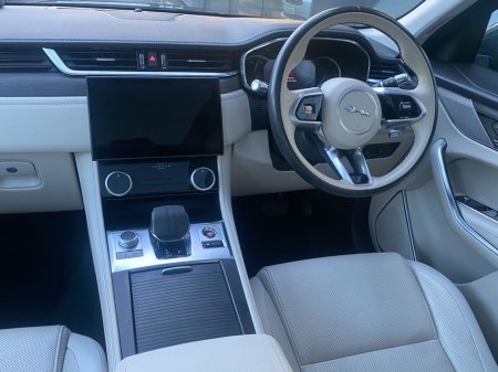 2021 Jaguar F-Pace 2.0d SE Auto AWD €42,900 thumbnail